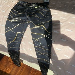 NEW Nike Leggings